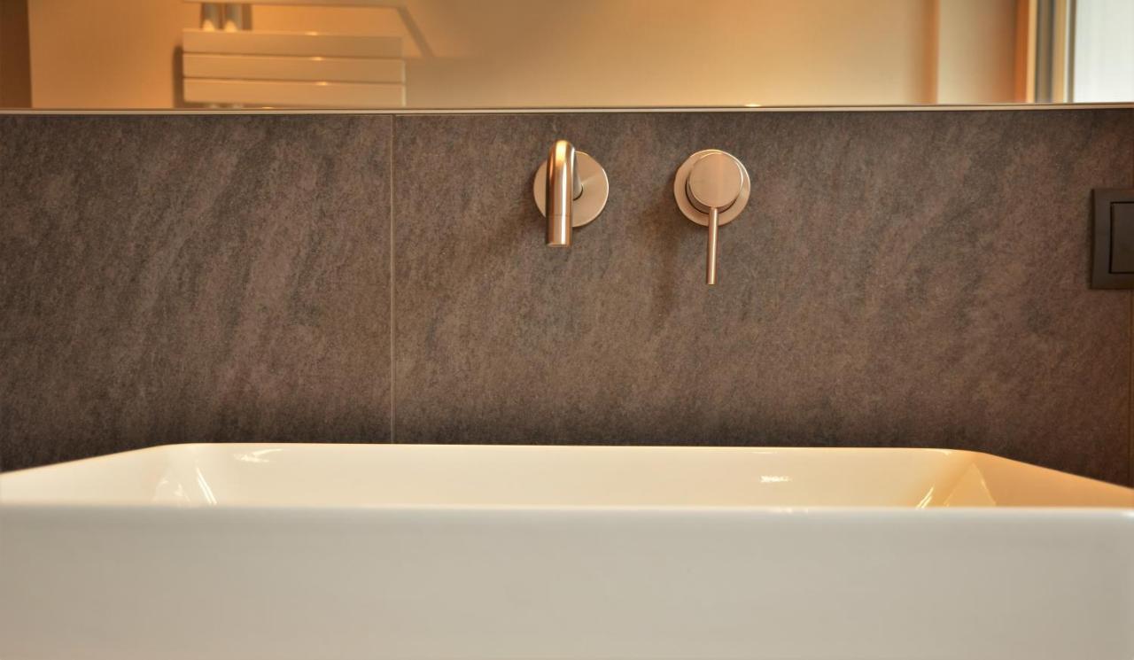 Kastelart - Karbon Aparthotel กัสเตลรอตโต ภายนอก รูปภาพ