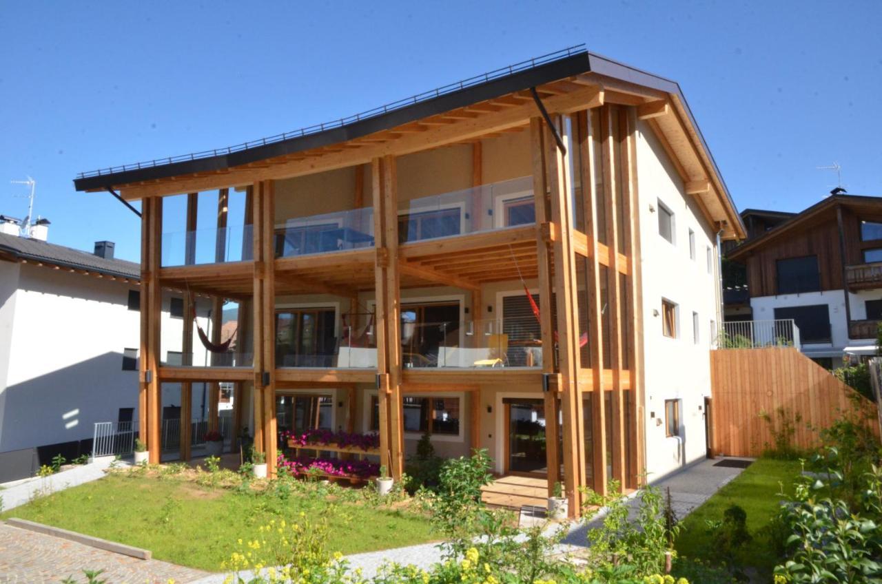Kastelart - Karbon Aparthotel กัสเตลรอตโต ภายนอก รูปภาพ