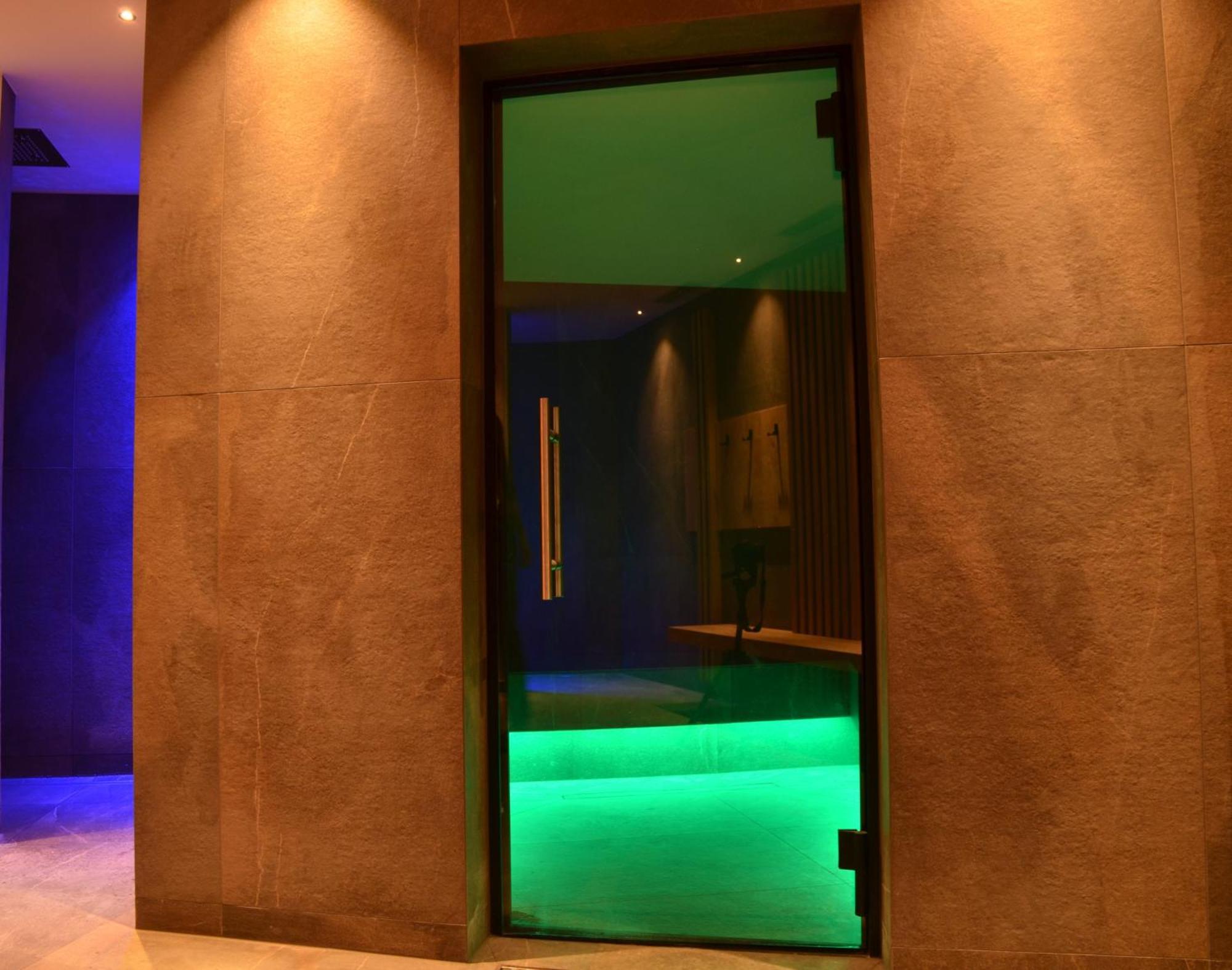 Kastelart - Karbon Aparthotel กัสเตลรอตโต ภายนอก รูปภาพ